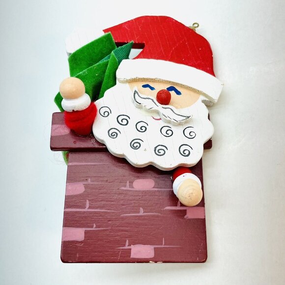Vintage Santa Claus In Chimney Wooden Christmas Ornament Hand Painted Taiwan - Picture 9 of 9